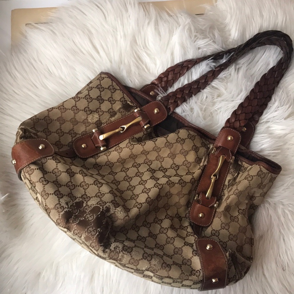 Vintage Gucci pelham shoulder bag, leather straps, authen.